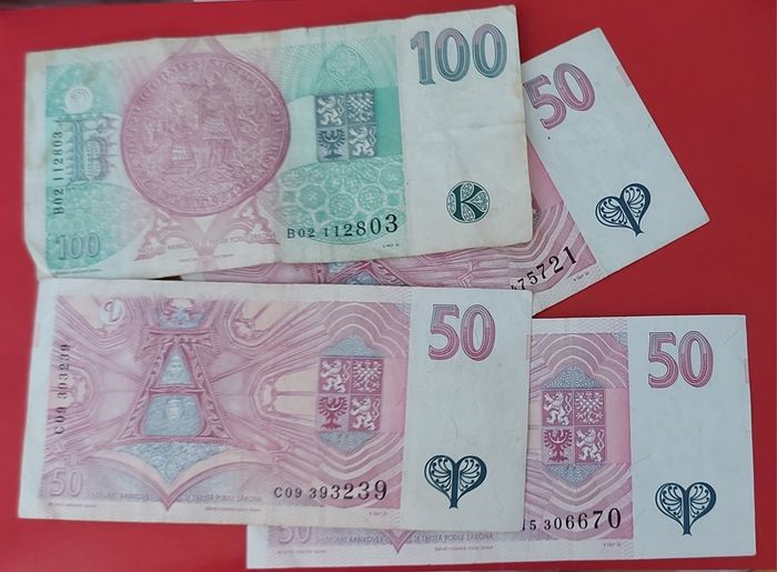 Czech Republic Banknotes  in Very Fine Condition