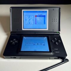 Nintendo DS Lite (Flickering Top Screen) Plus Games and Accessories
