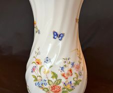 Large Aynsley Vase
