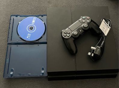 PS4 low firmware 11.02 with genuine controller and Goldhen disc