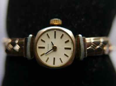 Vintage TISSOT GOLD Plated Ladies Mechanical Watch (the watch works well and keeps time)