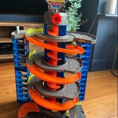 Hot Wheels Mega Garage Bundle Excellent Condition