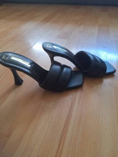 Shoes/Ladies Black Peeptoe .. Size: 4 UK