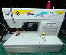 PFAFF Stretch & Jeans Sewing Machine - Just Serviced - Like new!