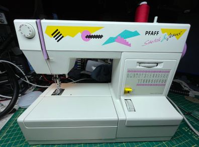 PFAFF Stretch & Jeans Sewing Machine - Just Serviced - Like new!