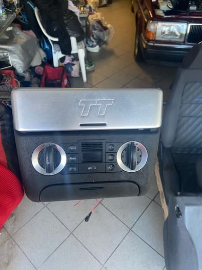 Audi TT 8N Centre console