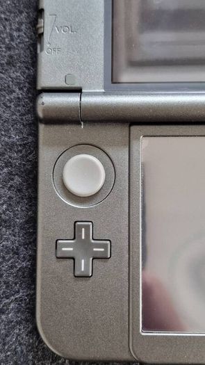 New Nintendo 3DS XL Metallic Grey 16GB Excellent Screens