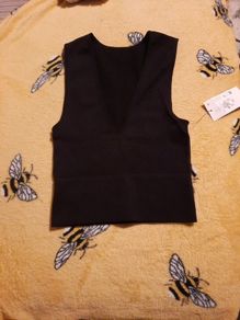 new black stretch v neck