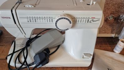 Vintage Toyota Classic RS2000 CSDU Series Sewing Craft