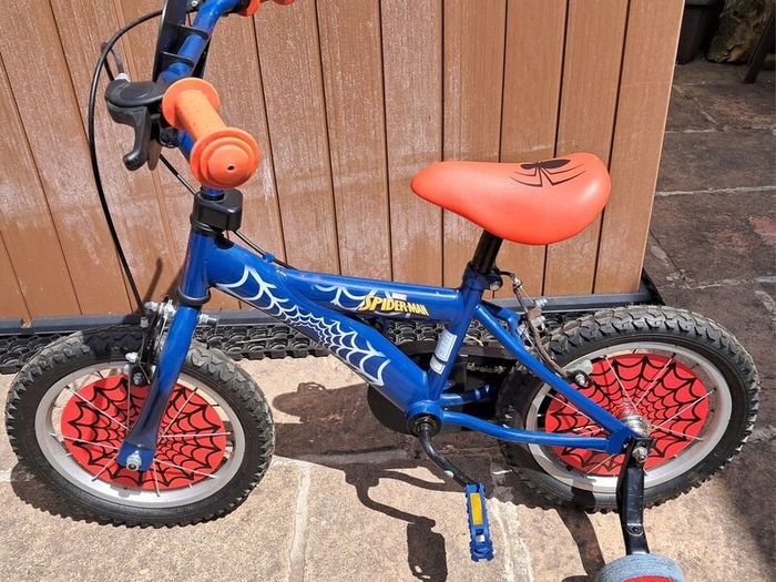 Kids Spiderman Bike 14 inch Wheels with Stabilisers