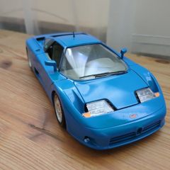 Bburago Bugatti EB110 (1991) Blue - 1:18 Scale Diecast Model Car