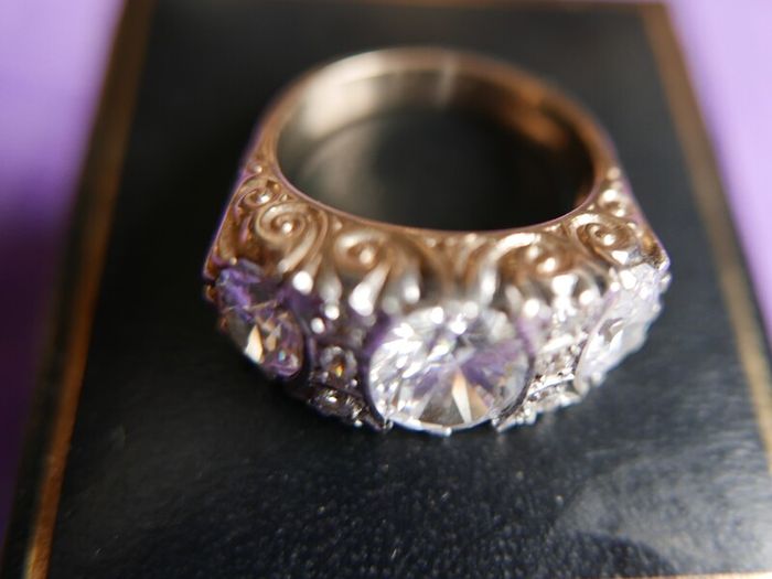 Vintage 9ct Solid Gold 375 Beautiful Trilogy Ring 10,2g
