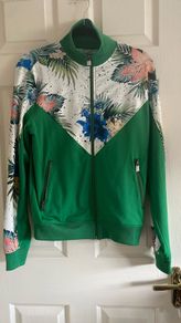 GUESS sweatshirt