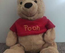 Official Disney Store Exclusive Winnie the Pooh Plush (42cm / 16.5 approximately)