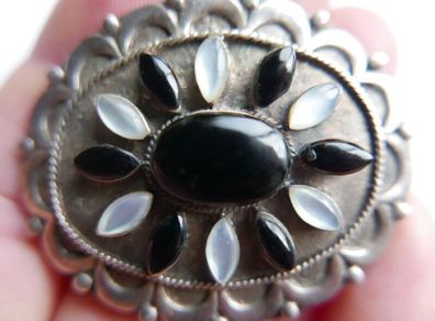 Antique Sterling Silver 925 Hallmarked Gem Set Brooch 2 inches Safety catch 15,3g