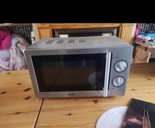 Microwave very little use 65 ono