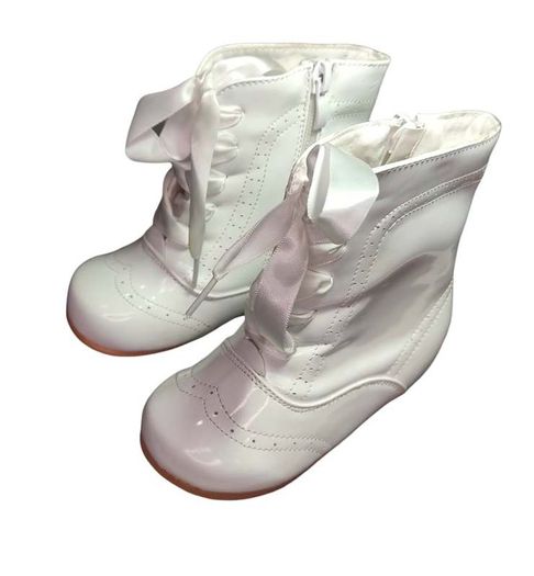 Girls' shoes boots lacquered.
