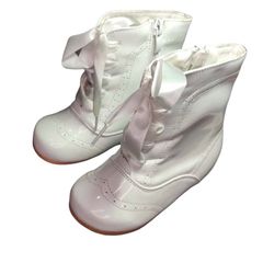 Girls' shoes boots lacquered.