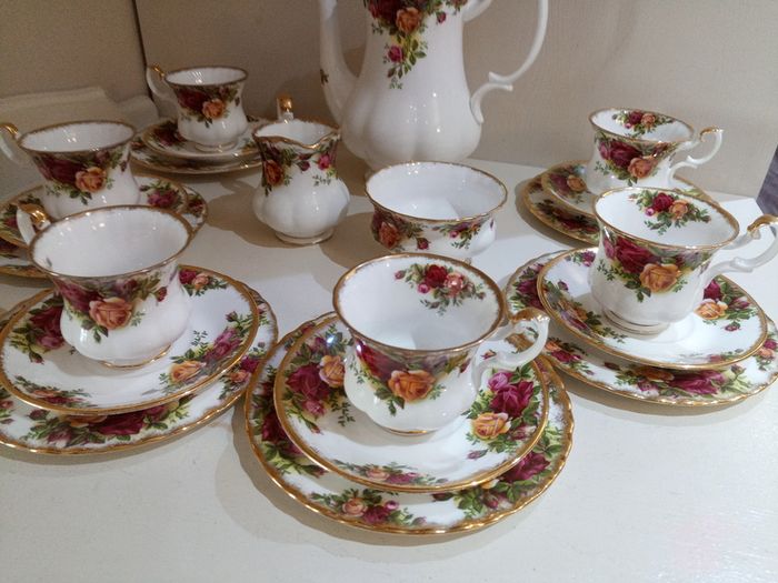 21 piece Coffee Set With Medium Coffee Pot Royal Albert Old Country Roses  For 6 Person Setting, Bone China