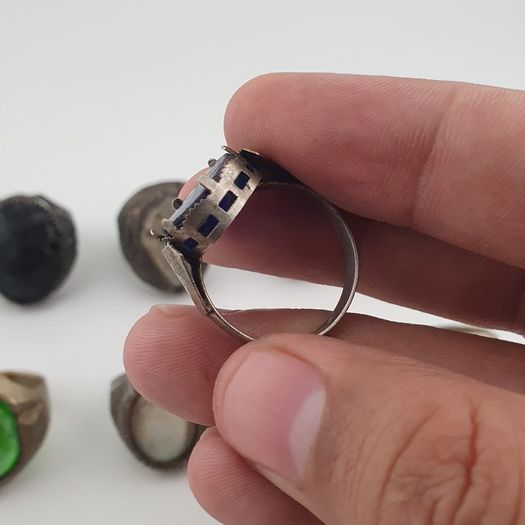 Antique 15 Heritage Style Rings Mixed Brass Glass & Decorative Stone Collection