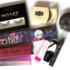 Ultimate Glam & Glow Makeup Bundle - Unleash Your Inner Icon!