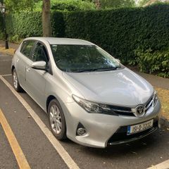 2015 Toyota auris luna