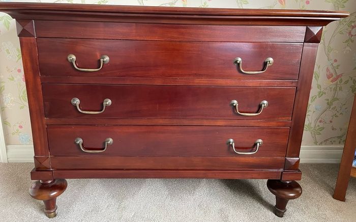 Bedroom Chest Of Drawers.