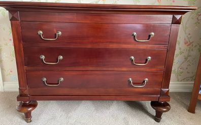 Bedroom Chest Of Drawers.