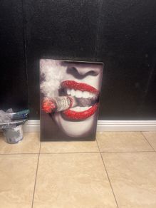 Glossy Effect lips diamond effect too roll note  cig