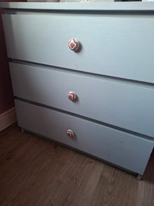 Chest of drawers
