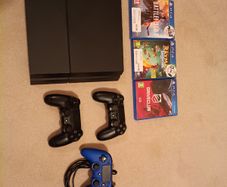 Ps4 500gb 3 controllers