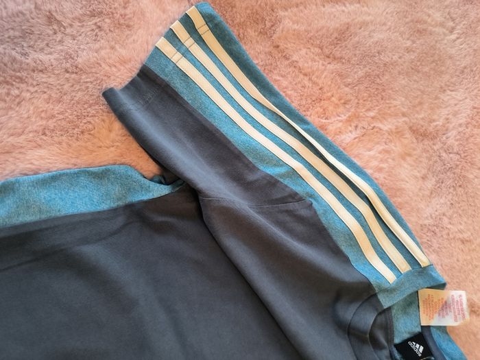 Adidas T-shirt