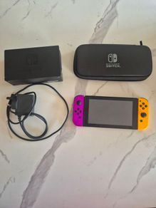 Nintendo Switch 32GB Including Carry Case, Charger, Dock, 2 Joycons (Pictured)