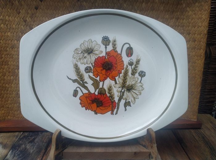 vintage platters, platter, retro platter, Arklow, Poole, JG Meakin