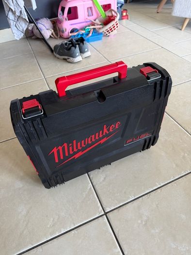 Milwaukee Box