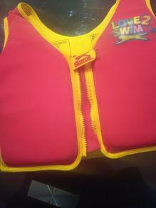 swim vest