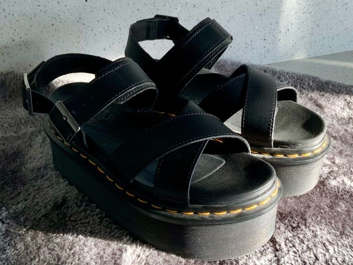 Dr Martens / Docs Size 5, Voss 11 Quad Athena Leather Strap Platform Sandals in Black