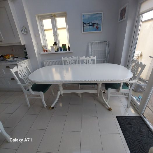 Dining Table & Chairs