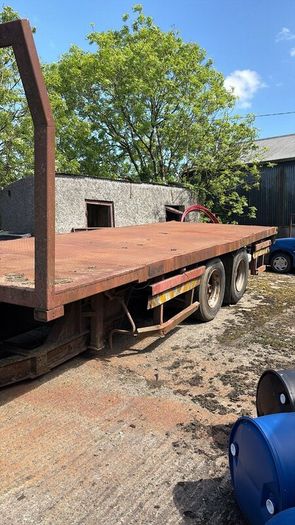 Bale trailer