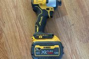 Dewalt Dcd 840 with 6 amp battery