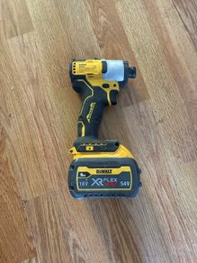Dewalt Dcd 840 with 6 amp battery