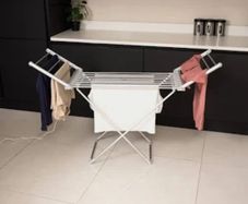 Heated clothes airer
