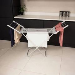 Heated clothes airer