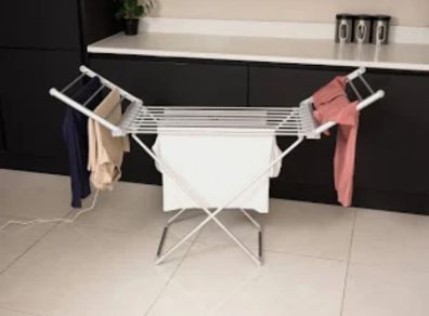 Heated clothes airer