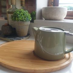 Suki Teapot 532ml with bamboo tray rrp40