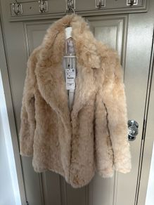 New with tags Zara faux fur in blonde