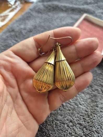 Vintage Golden tone Earrings