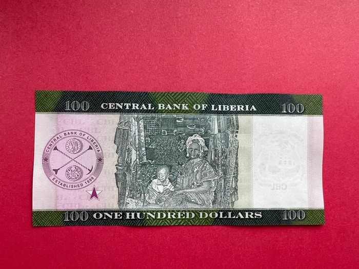 Liberia  100  Dollars  2021  Pick 41a  ( Uncirculated )