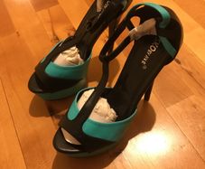 SKO By A&B black and green hills Brand new size 7