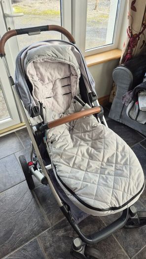 Uppababy vista travel system, highchair, carrier